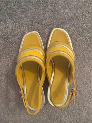 Authentic Tory Burch Yellow Leather Slingback Mules with Metallic Trim Size 10M thumbnail 4