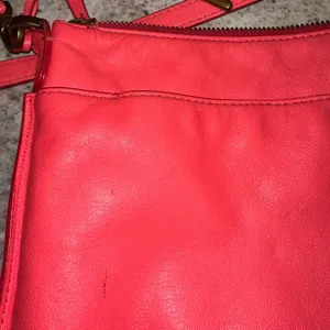 Fossil‎ Crossbody Bag bright Pink Leather Adjustable Strap Key Accent thumbnail 7