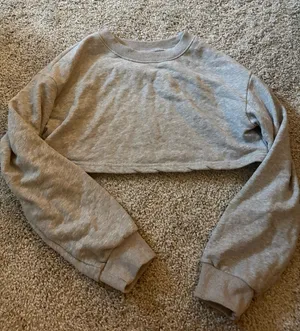 Cropped Grey Sweatshirt from Shein thumbnail 1