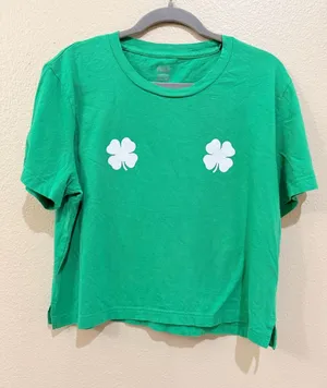PINK Victoria's Secret St Patrick's Day Shamrock Green Crop Tee Shirt Size L thumbnail 1