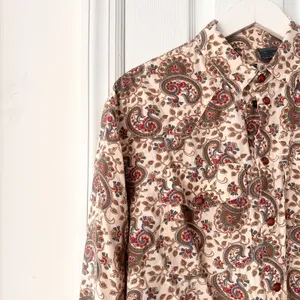 Liz Sport Beige Red Paisley Wester Snap Button Vintage Collared Shirt Medium thumbnail 2