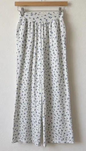Hollister Pajama Pants Women XS White Blue Floral Wide Leg Loungwear Boho thumbnail 1