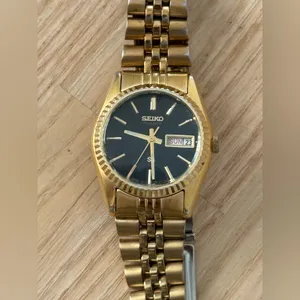 Seiko SQ Presidential Vintage Ladies Watch Black Dial Gold Plated Case Bracelet thumbnail 5