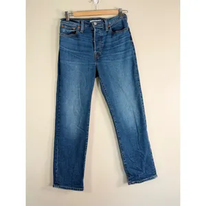 Levis‎ Wedgie Straight High Rise Blue Jeans 34964-0207 Size 29x28 thumbnail 2