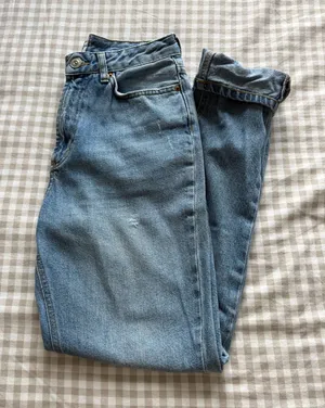 Urban Outfitters BDG Mom Jeans thumbnail 1