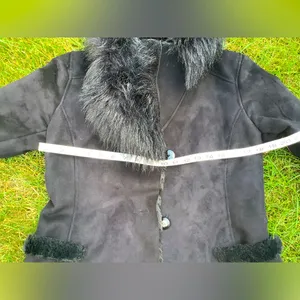 Nice stylish GUESS coat 🖤🖤🖤 thumbnail 10