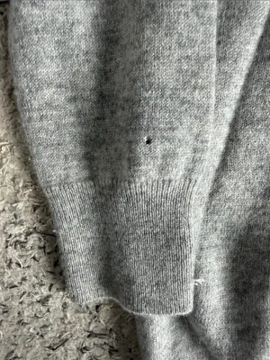 Aqua Bloomingdales Light Gray 100% Cashmere Sweater with Pink Accents Size Small thumbnail 7