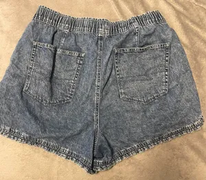American Eagle High waisted Mom Shorts thumbnail 2