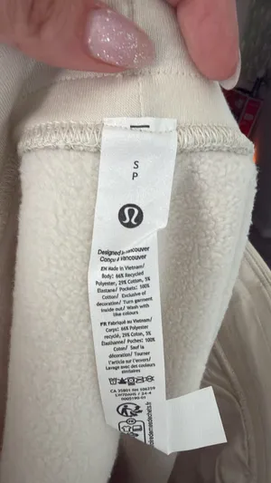 Lululemon Women’s Small Heavyweight Fleece 5” Sweatshorts thumbnail 8