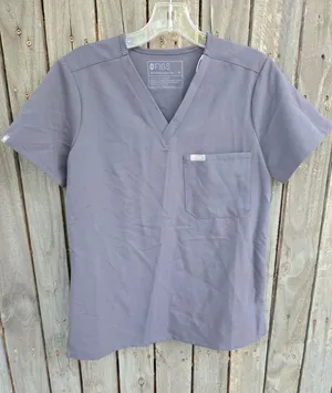 Figs Catarina One Pocket Scrub Top - Womens size XS NWT thumbnail 1