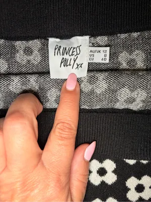 Princess Polly Adora Floral Knit Mini Skirt Black White Size 8 thumbnail 5