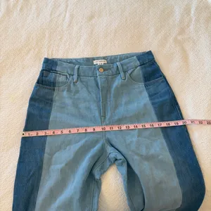 Good American Good Boy Two-Tone Step Hem High Waist Boyfriend Jeans 8/29 thumbnail 7