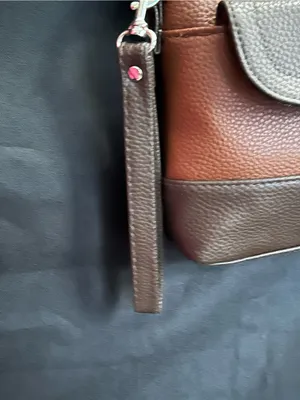 Stone Mountain Accessories Brown Two-Tone Leather Crossbody Bag thumbnail 9