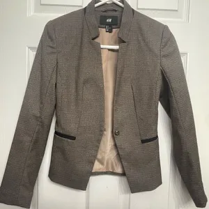 Blazer thumbnail 1