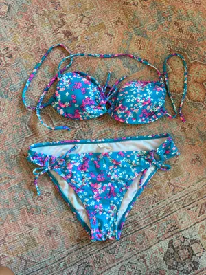 Swimsuit Size L thumbnail 2
