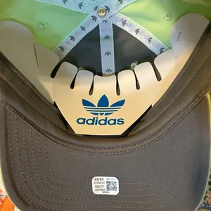 NWT Women’s Adidas Spring Green Baseball Cap thumbnail 4