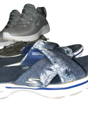 Skechers blue and white flower design gogamat sandals. Great pre loved conditio. thumbnail 7