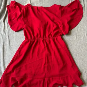 Red flowy dress! NEVER WORN thumbnail 3