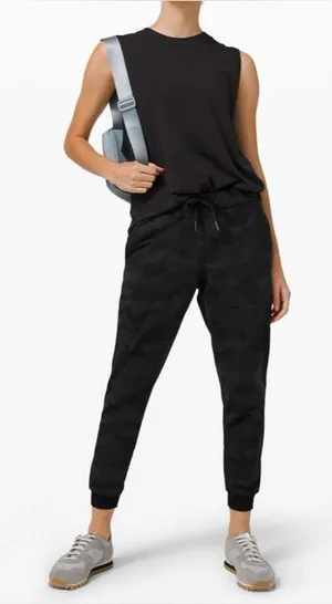lululemon On the Fly Jogger 28"- Heritage 365 Camo Deep Coal Multi Size 8 thumbnail 1