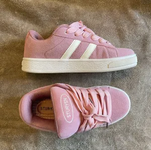 Pink sneakers Size 7 thumbnail 1