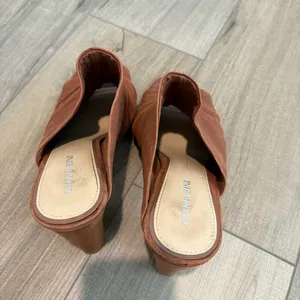 GIANNI BINI Korran Crinched Leather Mule‎ Wooden Block Heels Brown size 9 thumbnail 4