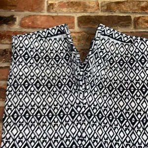 Mario Serrani Italy Black & White Comfort Bermuda Stretch Shorts Women's Size 14 thumbnail 3