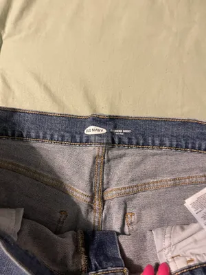 Old Navy Boyfriend Short Mid-Rise thumbnail 2