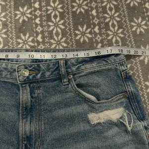 American Eagle Stretch Ripped Mom Jean High Waist 4041 Size 16 Short Streetwear‎ thumbnail 9