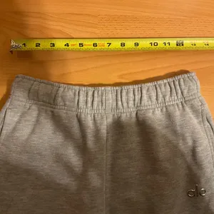 Alo Yoga Accolade Sweatpant Athletic Heather Grey S thumbnail 3