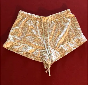 Victoria’s Secret leopard cheetah print comfy cozy lounge pajama sleep shorts thumbnail 1