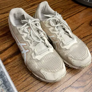 Asics Cream and White Running Shoes (Flawed) thumbnail 1