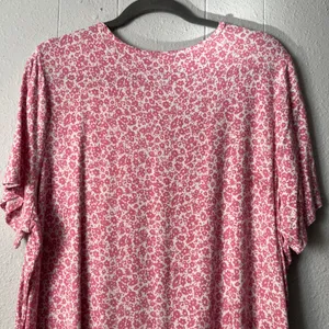 Old Navy Luxe Floral Pink V-Neck Short Sleeve Top Womens XXL Casual Wear Stretch thumbnail 7