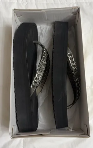 Michael Kors Flip-Flops 8  thumbnail 4