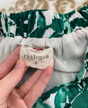 Vestique Floral Green Shorts thumbnail 6