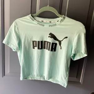 Cropped puma t shirt thumbnail 1