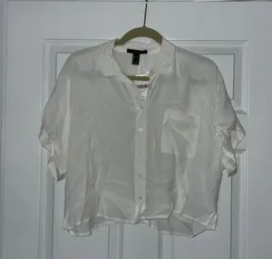 Women’s Forever 21 white button up crop top thumbnail 1