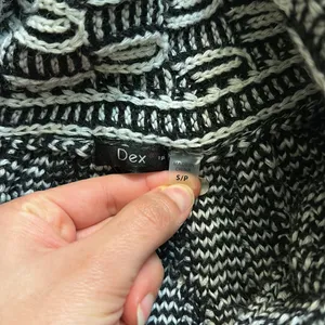 Size small 3/4 sleeve black patterned cardigan thumbnail 8