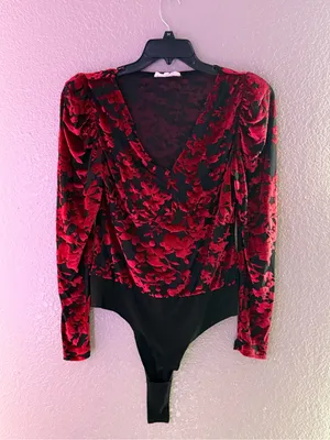 Dear John Red Black Velvet Floral Puff Sleeve Bodysuit Size M thumbnail 4
