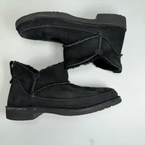 UGG 7 Melrose Ankle Boots 1103807 Black Suede Sheepskin Lined Cozy Winter Warm thumbnail 3