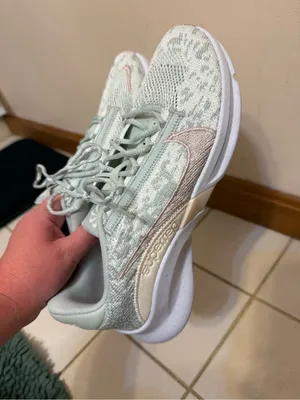 Nike | Move to Zero Light green and pink sneakers size 8.5 thumbnail 4