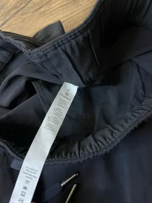 Lululemon On The Fly Pant 27” Black Size 8 | Full-On Luxtreme Travel Pants thumbnail 2