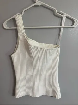 Aritzia Babaton Sculpt Ribbed One Shoulder Crop Tank Top in White Size Medium thumbnail 2