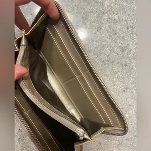 Gucci Imprime Bronze Metallic Monogram Wallet AUTHENTIC thumbnail 6