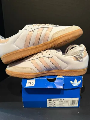 Adidas Women’s Samba OG size 9.5w thumbnail 2