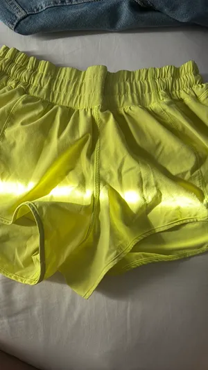 Lululemon Shorts Hotty Hot thumbnail 3