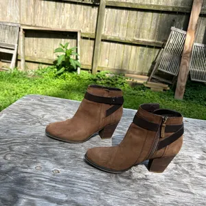 [Franco Sarto] Brown Leather‎ Side Zip Heeled Ankle Boots size 7.5 thumbnail 2