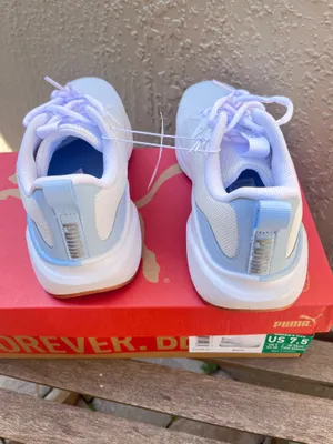 Puma Sneakers Women’s US 7.5 thumbnail 4