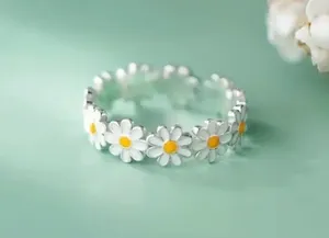 Daisy Adorable Ladies Adjustable  Ring Size 5-9 thumbnail 1