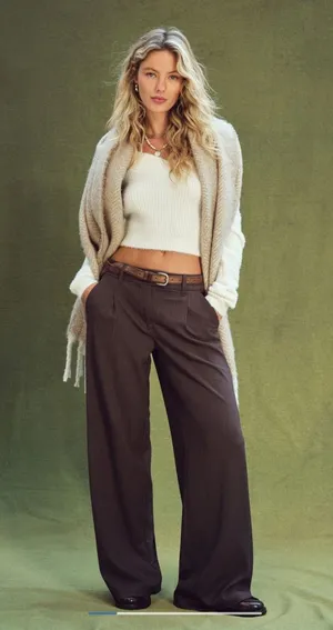 American Eagle Strech poppy trouser thumbnail 1