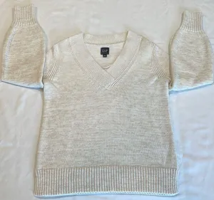 GAP • Crossover V Neck Sweater • Size XS • Marshmallow (Cream/Tan) thumbnail 3